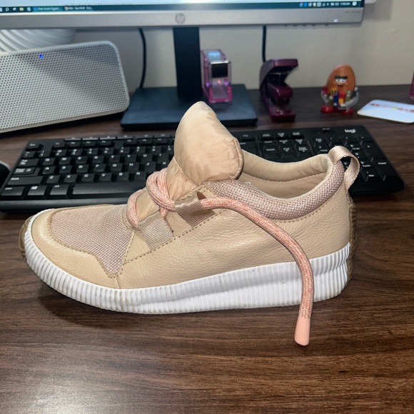 Sorel | Women's Out N About Plus Street Sneak - Picture 1 of 7